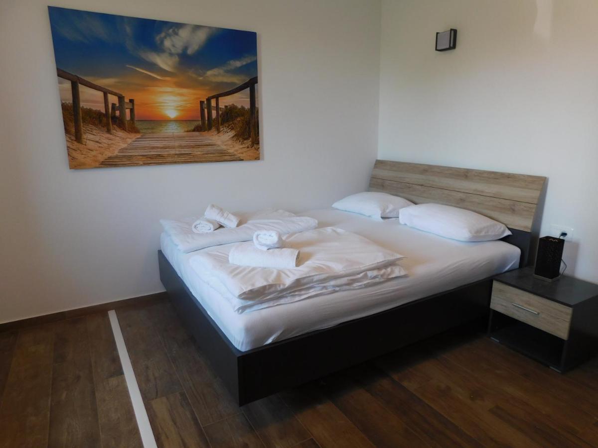 Active Chillax Oasis Apartments Ankaran Exteriör bild