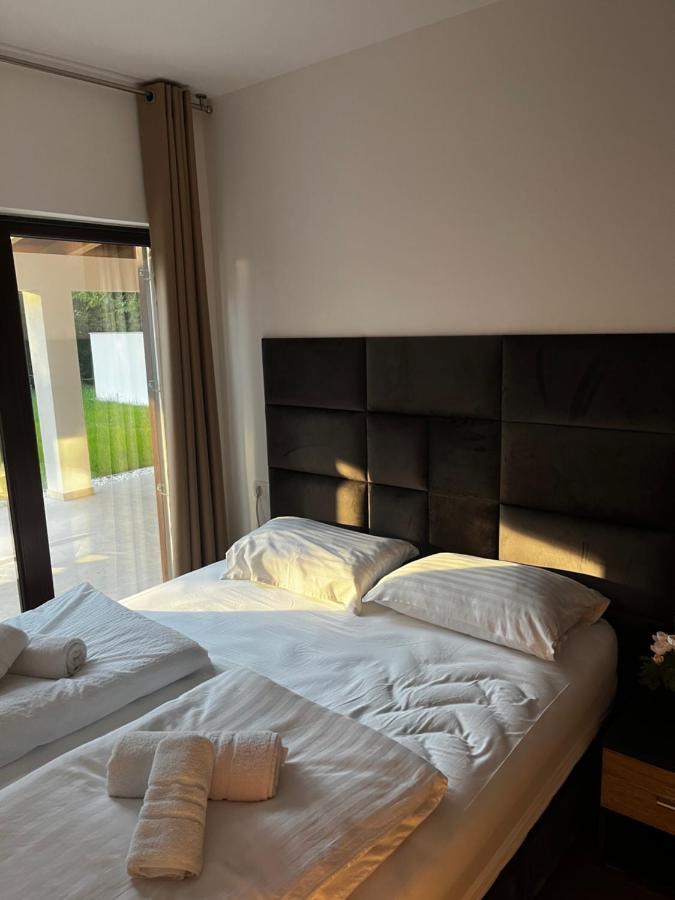 Active Chillax Oasis Apartments Ankaran Exteriör bild