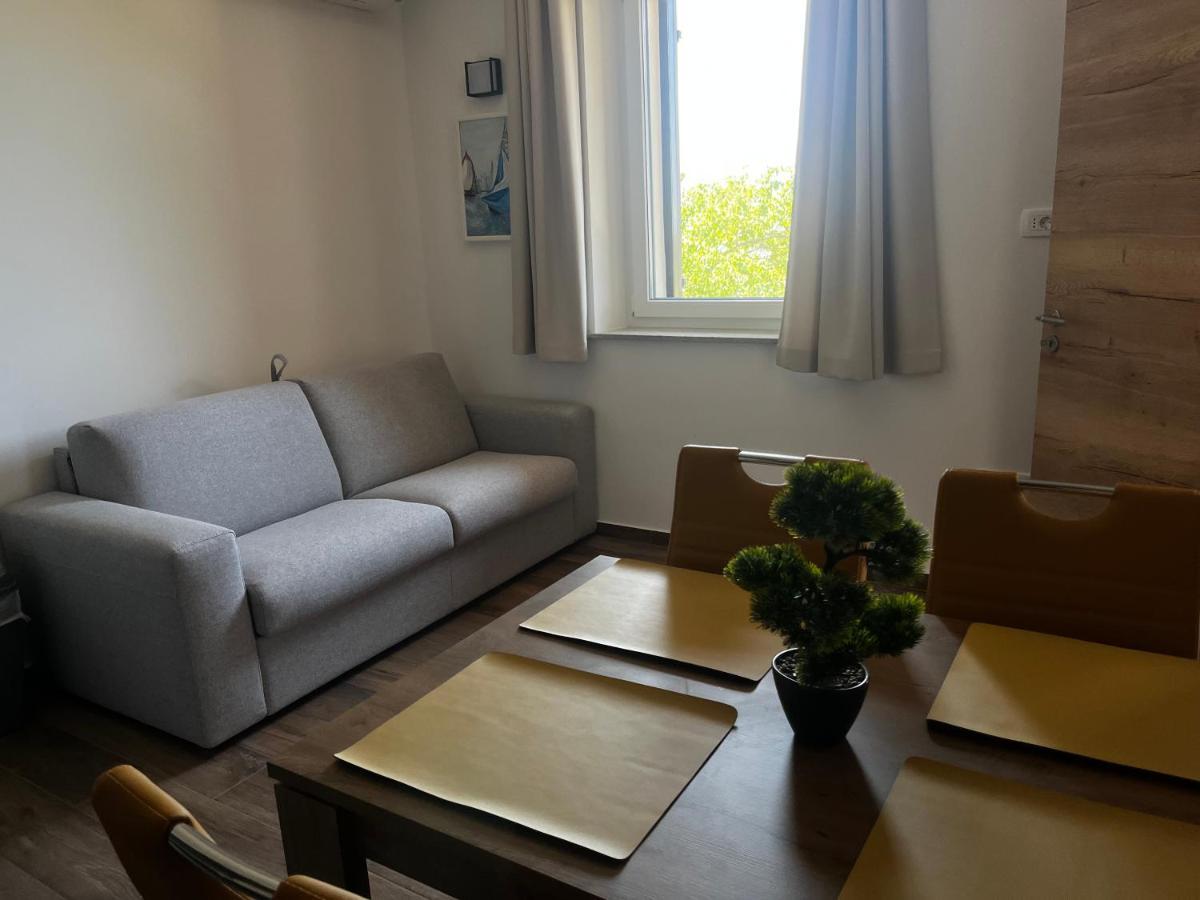 Active Chillax Oasis Apartments Ankaran Exteriör bild